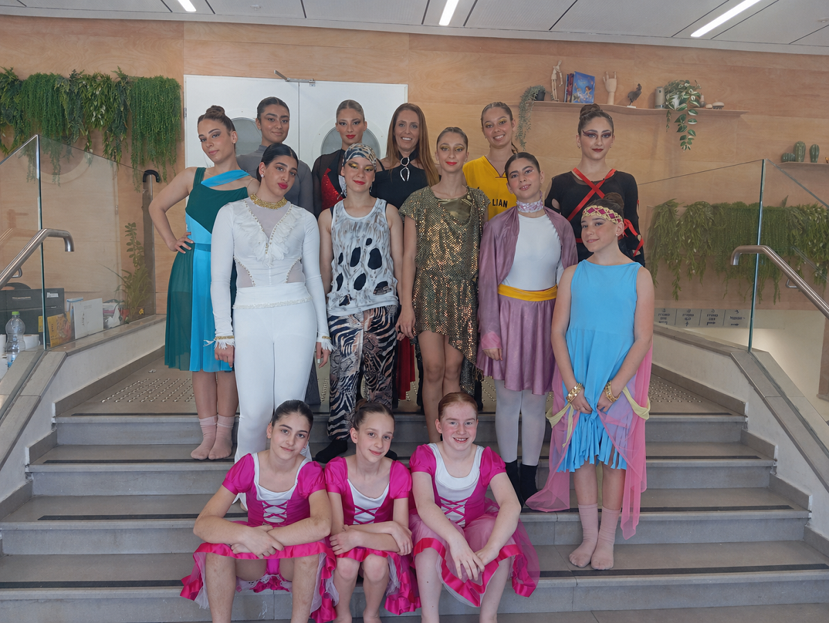 רקדניות