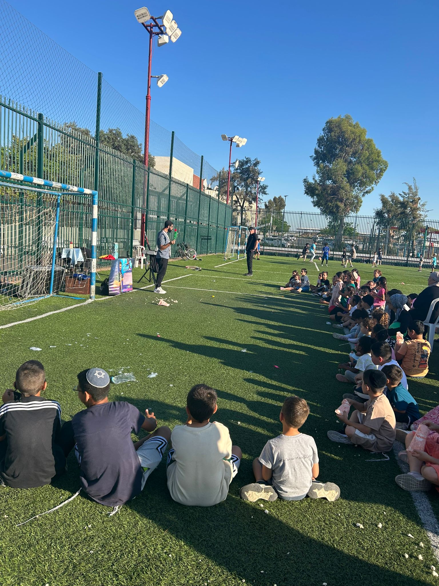 כפר הסטודנטים איילים ומרכז קזז בהפנינג בגן התשעה 5